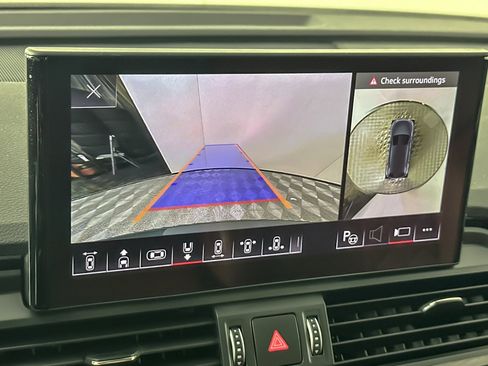 Used 2023 Audi SQ5 Prestige w/ Prestige Package image 19