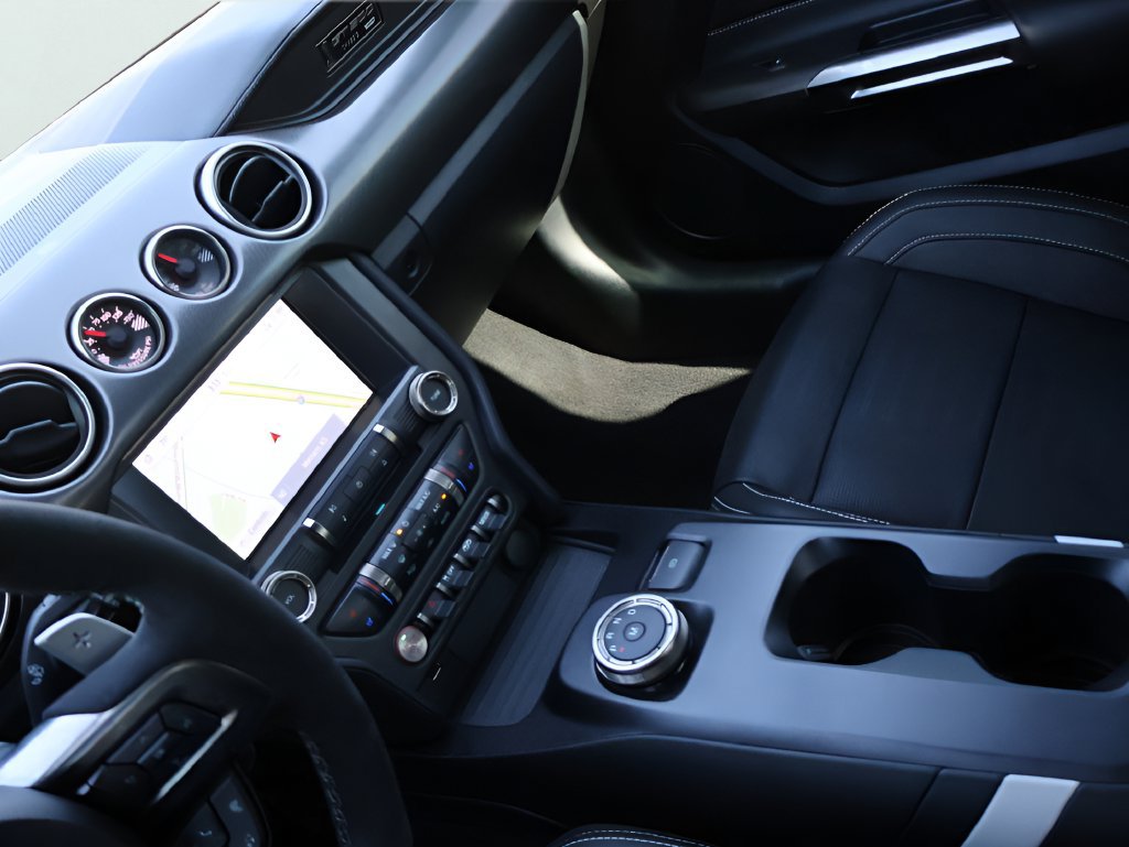 Used 2022 Ford Mustang Shelby GT500 w/ Technology Package RWD image 21