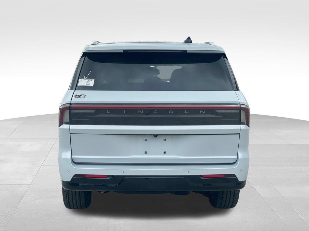 New 2026 Lincoln Navigator Premiere AWD/4WD image 4