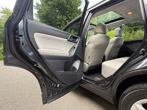 Used 2016 Subaru Forester 2.5i Premium AWD/4WD image 18