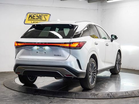 Used 2024 Lexus RX 350 Premium w/ Convenience Package FWD image 4