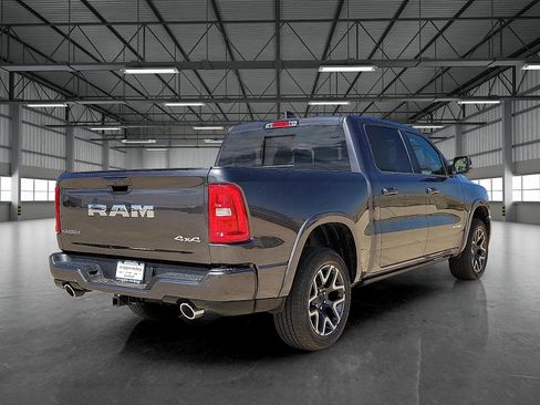 Used 2025 RAM 1500 Laramie AWD/4WD image 7