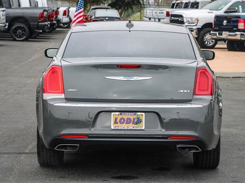 Used 2018 Chrysler 300 Limited image 3