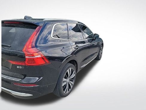 Used 2023 Volvo XC60 B5 Plus w/ Climate Package image 8