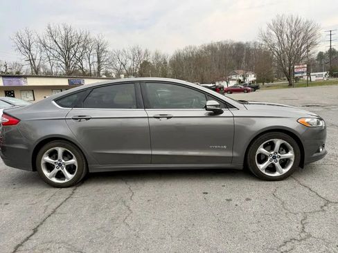 Used 2014 Ford Fusion SE w/ Equipment Group 501A image 9