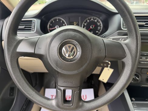Used 2014 Volkswagen Jetta SE FWD image 30