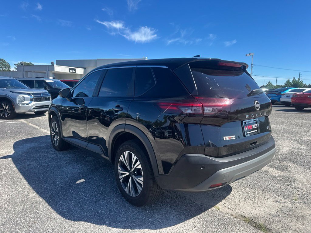 Used 2023 Nissan Rogue SV FWD image 5