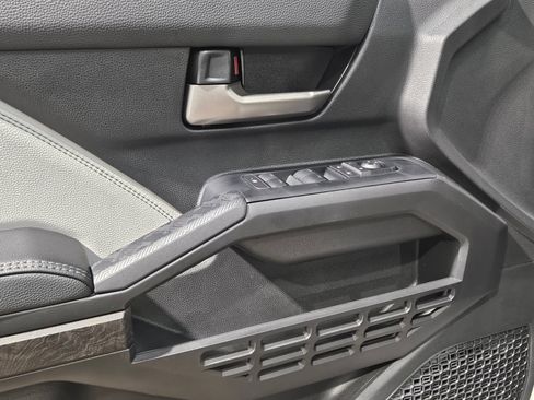 Certified 2025 Toyota Tacoma Limited AWD/4WD image 19
