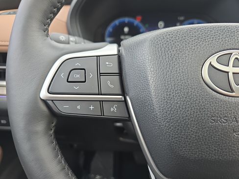 Certified 2025 Toyota Grand Highlander AWD image 19