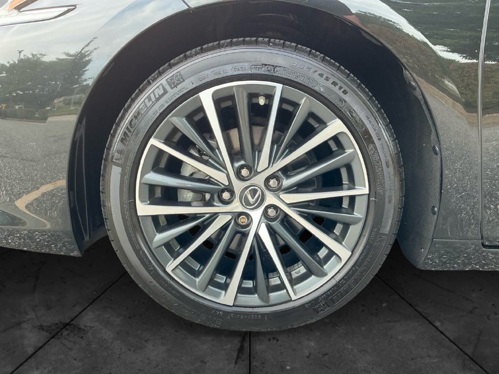Used 2023 Lexus ES 300h w/ Premium Package FWD image 15