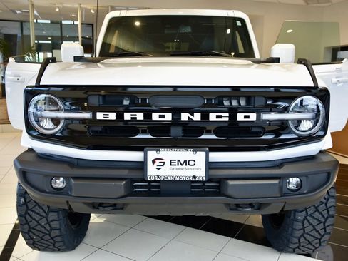 Used 2023 Ford Bronco Outer Banks AWD/4WD image 2