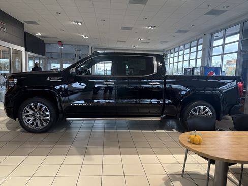 New 2025 GMC Sierra 1500 Denali image 2