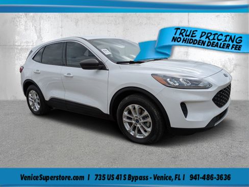 Used 2022 Ford Escape SE FWD image 1
