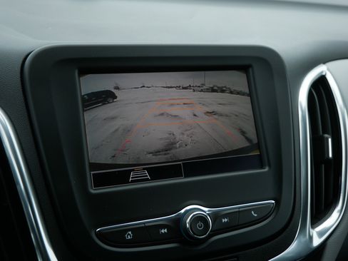 Used 2024 Chevrolet Equinox LS image 25