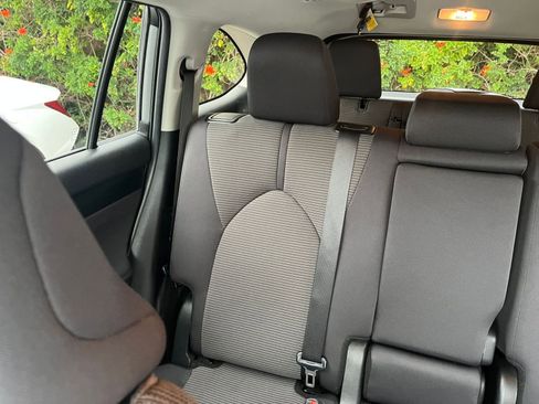 Used 2025 Toyota Highlander LE FWD image 41