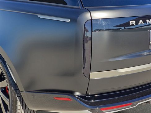 Certified 2024 Land Rover Range Rover SE image 36