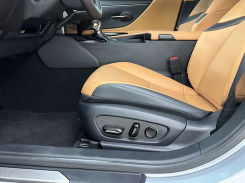 Certified 2023 Lexus ES 350 w/ Premium Package FWD image 16