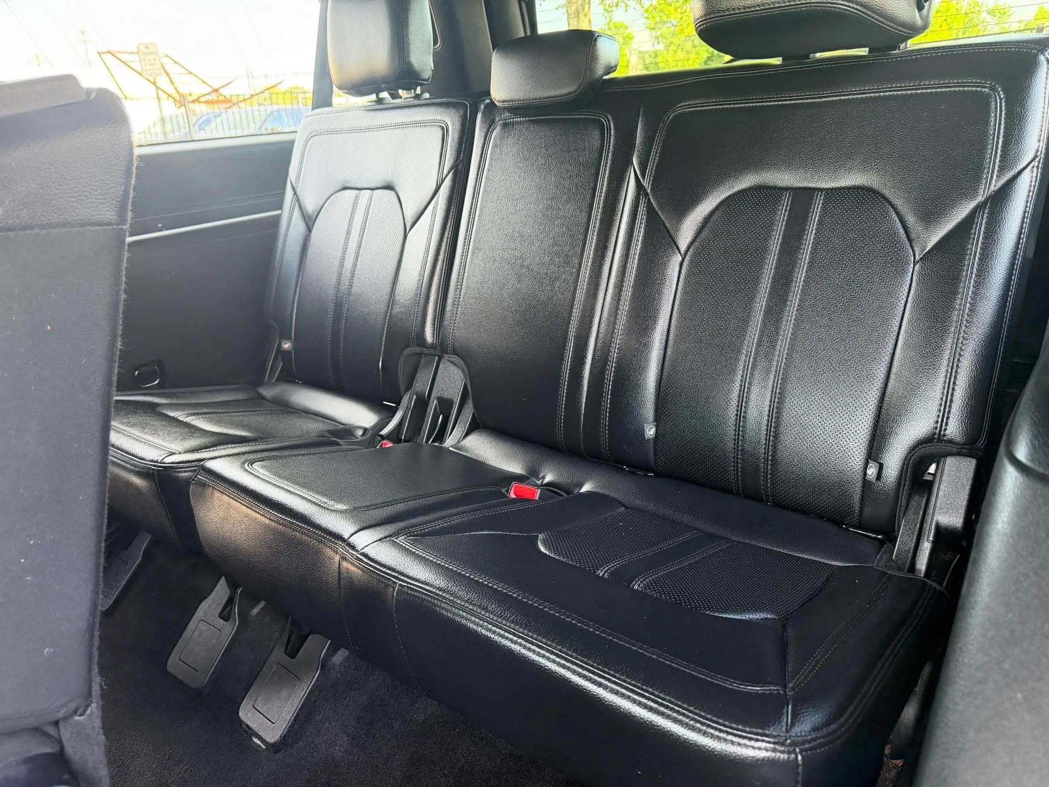 Used 2019 Ford Expedition Max Limited RWD image 17
