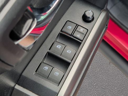 Used 2019 Toyota Tacoma Limited AWD/4WD image 9
