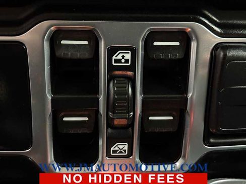 Used 2023 Jeep Gladiator Sport image 40