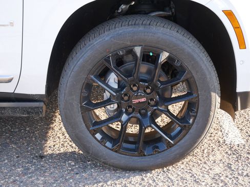 New 2026 GMC Yukon XL Denali w/ Sun & Power Step Package AWD/4WD image 3