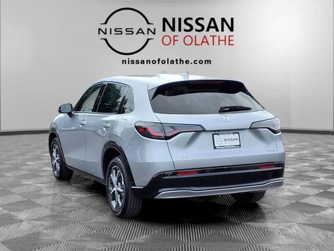 Used 2024 Honda HR-V EX-L image 3