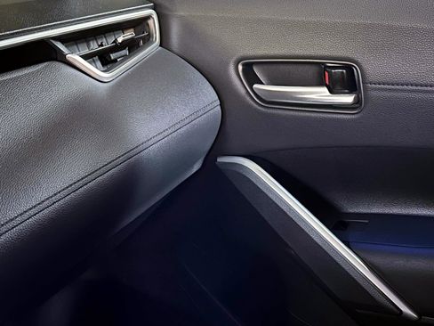 Used 2024 Toyota Corolla Cross XLE w/ Convenience Package image 25