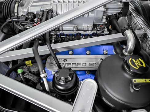 Used 2005 Ford GT RWD image 32