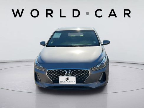 Used 2020 Hyundai Elantra GT image 3