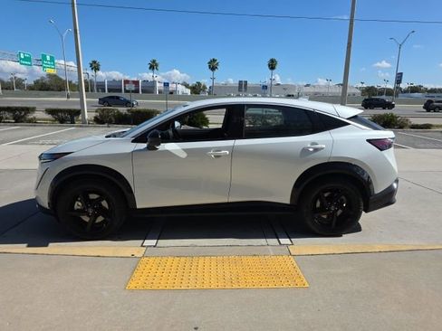 Used 2024 Nissan Ariya FWD image 7