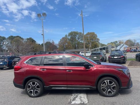 Used 2024 Subaru Ascent Touring image 3