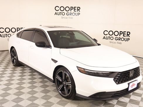 Used 2025 Honda Accord Sport image 1