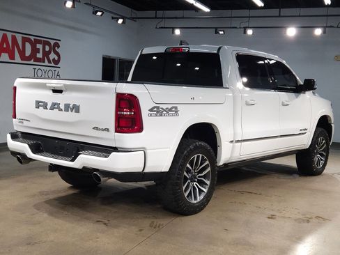 Used 2025 RAM 1500 Limited w/ Off Road Group AWD/4WD image 7