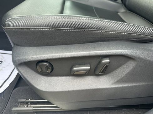 Used 2021 Volkswagen Atlas Cross Sport SE image 19