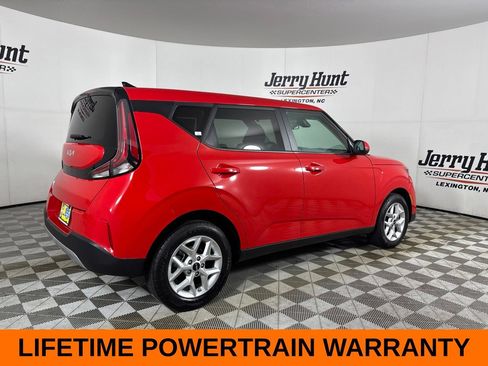 Used 2024 Kia Soul LX w/ Option Group 015 FWD image 5