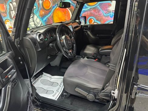Used 2015 Jeep Wrangler Unlimited Sport w/ Quick Order Package 24S AWD/4WD image 11