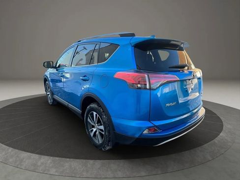 Used 2018 Toyota RAV4 XLE w/ Plus Extra Value Package AWD/4WD image 7