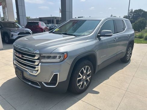 Used 2023 GMC Acadia SLE image 3