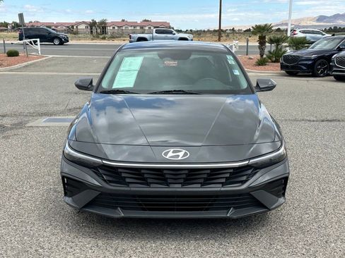 Used 2024 Hyundai Elantra SEL FWD image 9