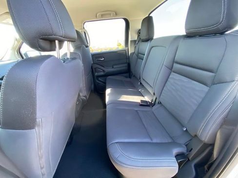 Certified 2024 Nissan Frontier SV image 19