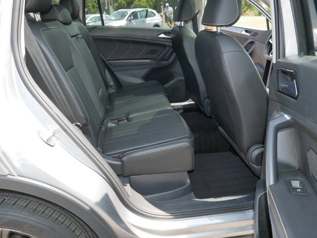 Certified 2023 Volkswagen Tiguan SE w/ Panoramic Sunroof Package AWD/4WD image 19