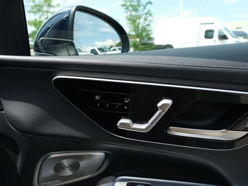 Used 2023 Mercedes-Benz GLC 300 image 39