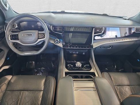 Used 2023 Jeep Grand Wagoneer Series III image 9