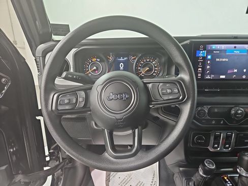 Used 2026 Jeep Wrangler Sport AWD/4WD image 14