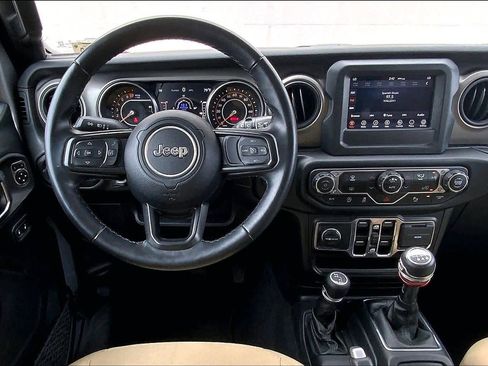 Used 2021 Jeep Wrangler Unlimited Sport image 15