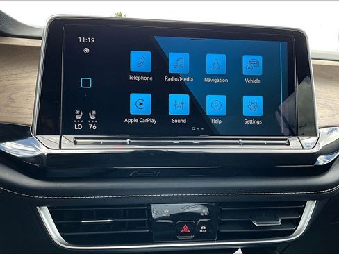 Used 2025 Volkswagen Atlas SE FWD image 16