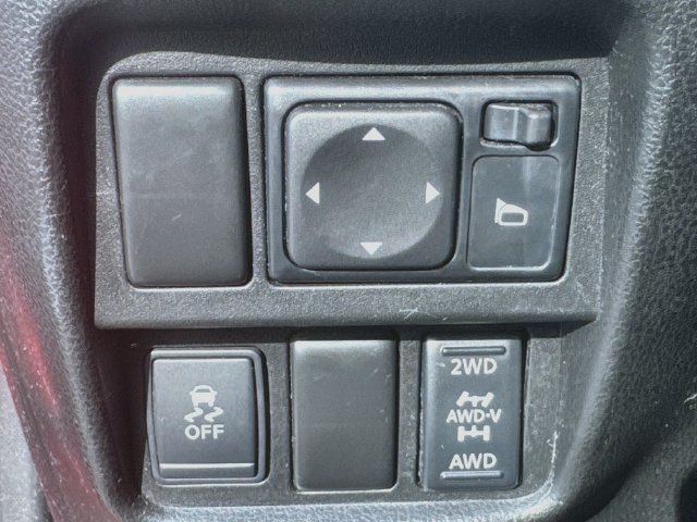 Used 2012 Nissan Juke S AWD/4WD image 9