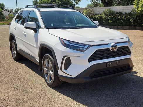 Used 2024 Toyota RAV4 XLE w/ Convenience Package FWD image 4