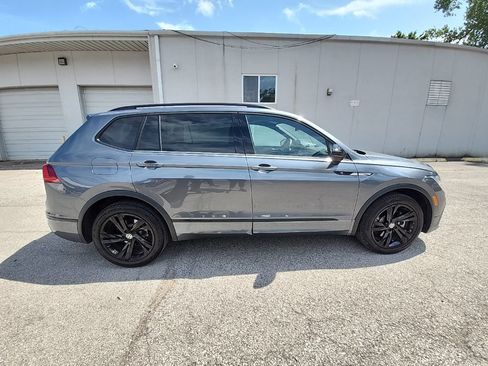 Used 2024 Volkswagen Tiguan SE R-Line FWD image 4