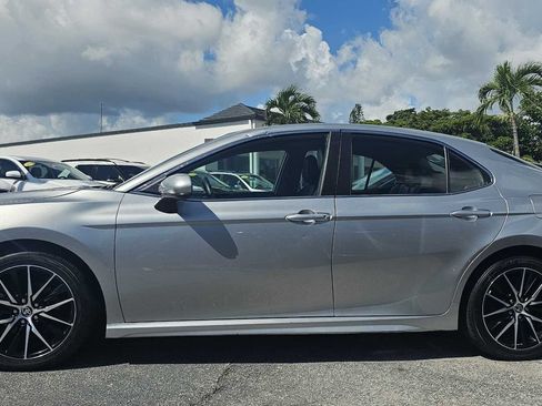 Used 2021 Toyota Camry SE FWD image 2